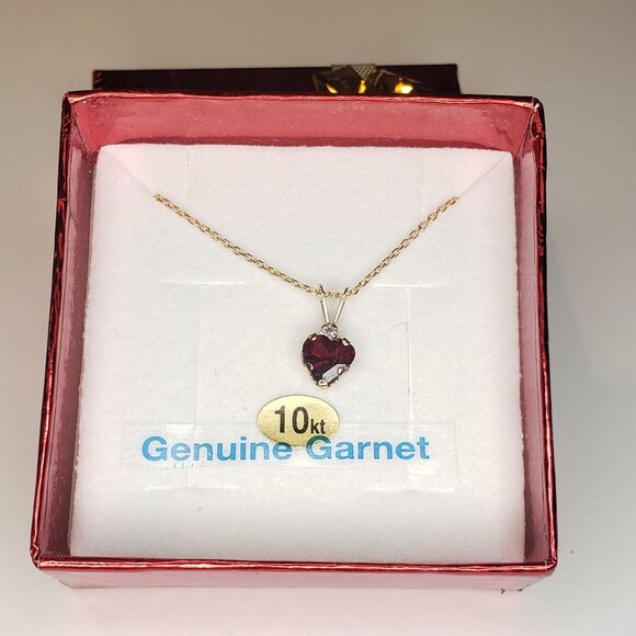 Natural Garnet Heart Pendant Necklace - 10KT - Picture 2 of 8